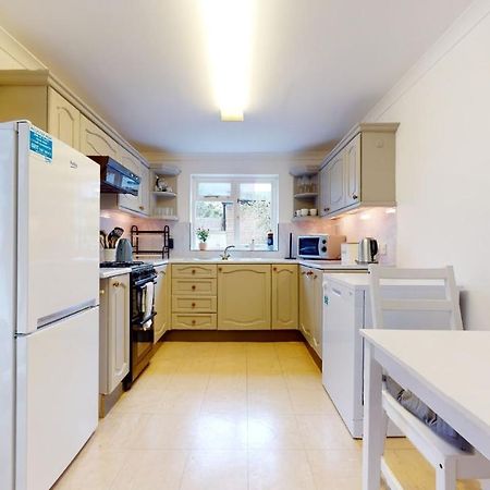 Cheerful 4 Bedroom Victorian House With Back Courtyard Лондон Екстериор снимка