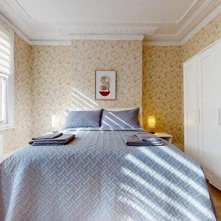 Cheerful 4 Bedroom Victorian House With Back Courtyard Лондон Екстериор снимка