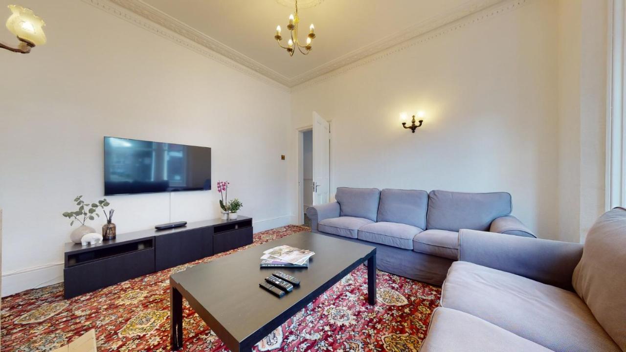 Cheerful 4 Bedroom Victorian House With Back Courtyard Лондон Екстериор снимка