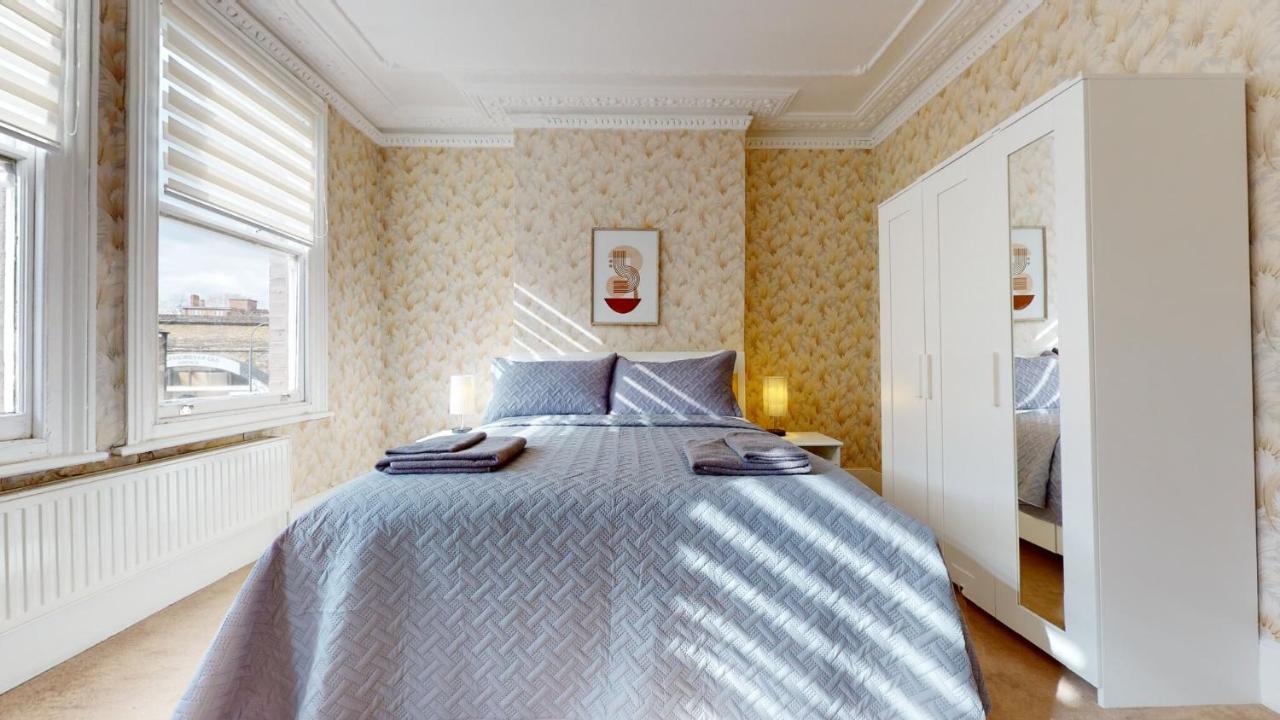 Cheerful 4 Bedroom Victorian House With Back Courtyard Лондон Екстериор снимка